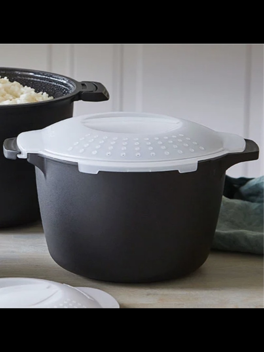 Pampered Chef 2qt. Micro-cooker